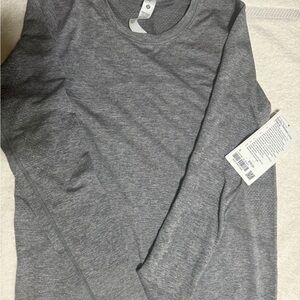 Swiftly Relaxed Long-Sleeve Shirt
Hip Length